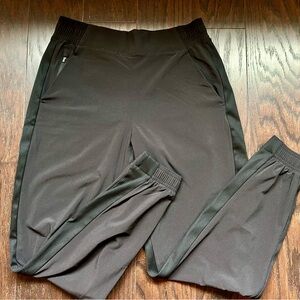 Athleta Brooklyn Joggers, black, size 4